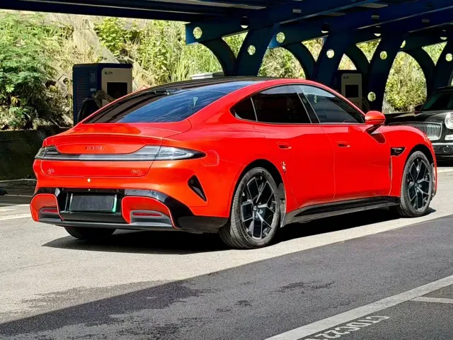Xiaomi SU7 — Фото автомобиля 4