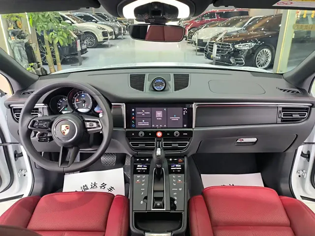 Porsche Macan — Фото автомобиля 4