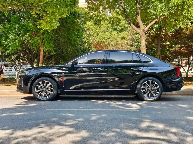 Hongqi H5 PHEV — Фото автомобиля 16