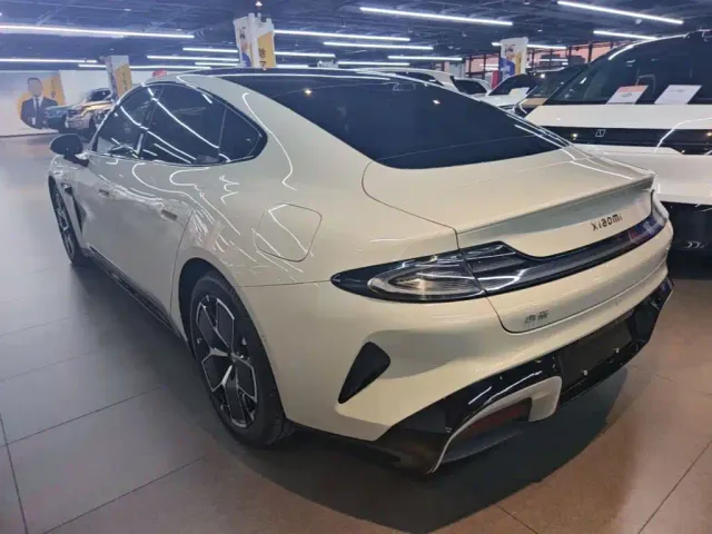 Xiaomi SU7 — Фото автомобиля 4