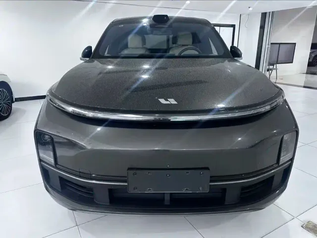 Li Auto L9 — Фото автомобиля 2