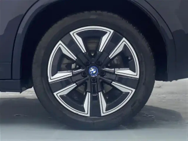 BMW iX3 — Фото автомобиля 15