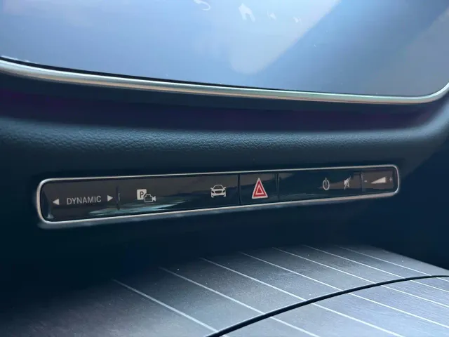 Mercedes-Benz E-Class — Фото автомобиля 16
