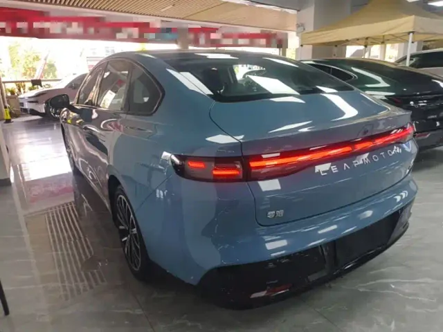 Leapmotor B01 — Фото автомобиля 4