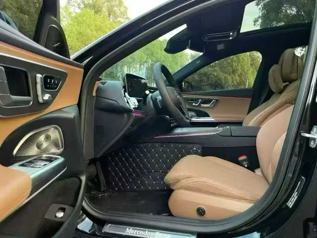Mercedes-Benz E-Class — Фото автомобиля 4