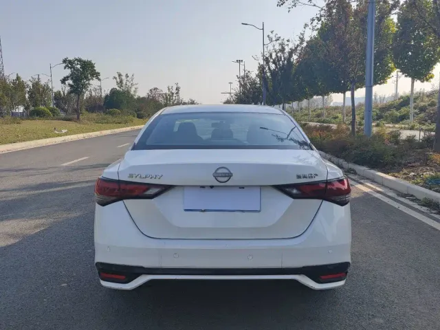 Nissan Sylphy — Фото автомобиля 12