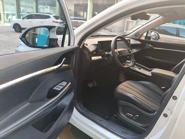 Roewe RX5 eMAX — Фото автомобиля 15