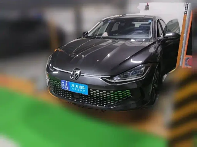 Фотография автомобиля — Volkswagen Lamando