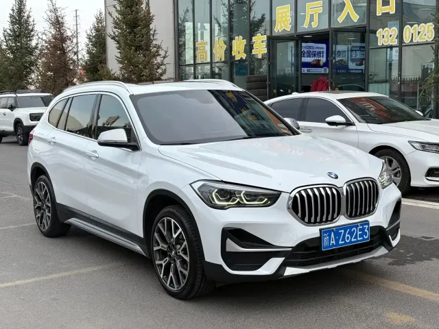 Фотография автомобиля — BMW X1