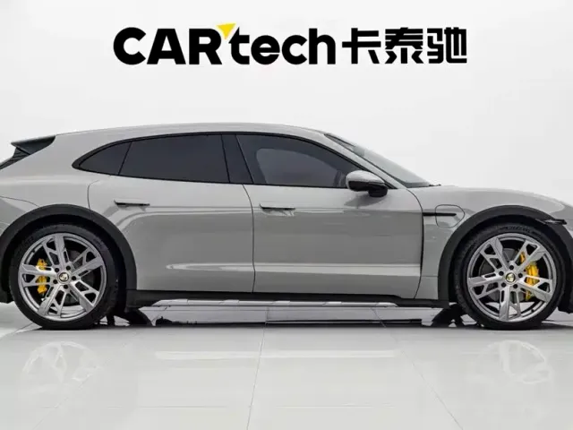 Porsche Taycan — Фото автомобиля 5