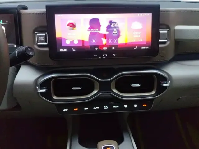 Geely ICON — Фото автомобиля 13