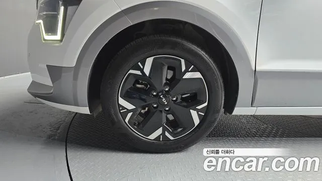 Kia Niro — Фото автомобиля 5
