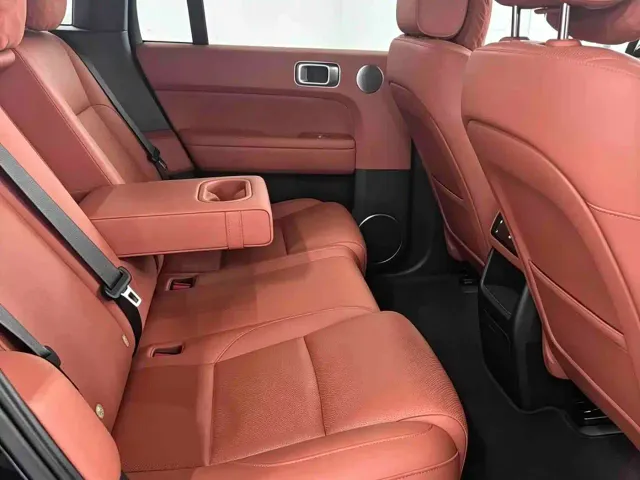 Li Auto L6 — Фото автомобиля 6