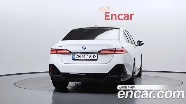 BMW 5-Series 5 серия (G60) 530i xDrive M Sport — Фото автомобиля 4