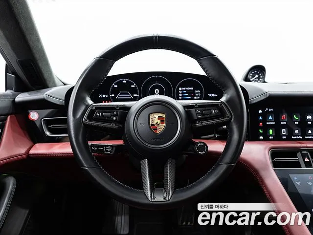 Porsche Taycan — Фото автомобиля 17