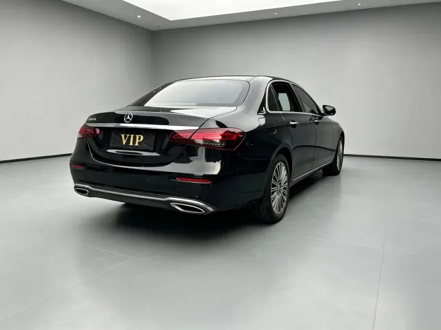 Mercedes-Benz E-Class — Фото автомобиля 6