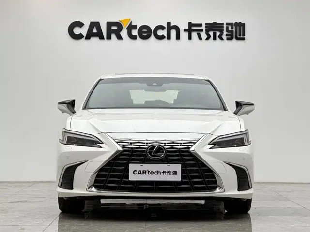 Lexus ES — Фото автомобиля 7