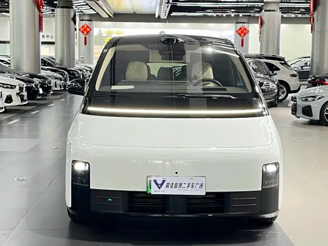 Li Auto MEGA — Фото автомобиля 2