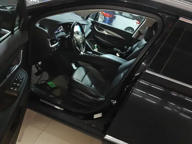 Buick Enclave — Фото автомобиля 15