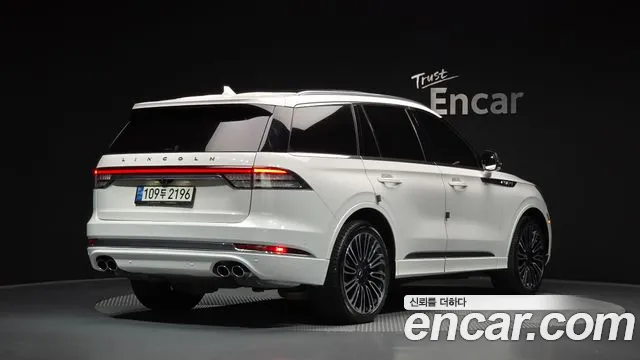 Lincoln Aviator 2nd Gen — Фото автомобиля 2