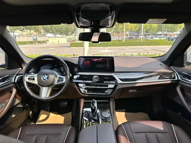 BMW BMW 5 Series 2022 525Li M Sport Package — Фото автомобиля 8