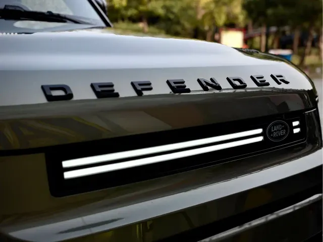 Land Rover Defender — Фото автомобиля 13