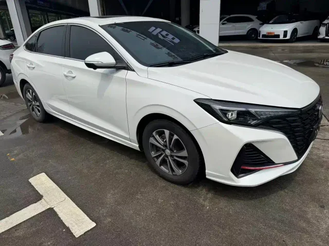 Changan Eado — Фото автомобиля 3