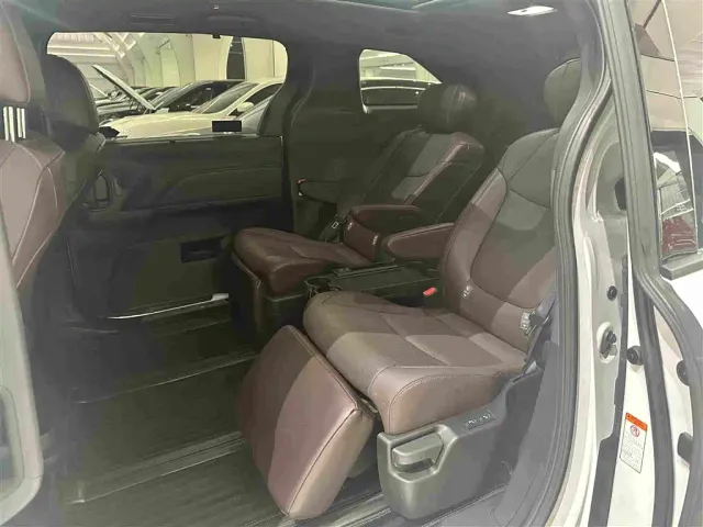 Toyota Granvia — Фото автомобиля 13