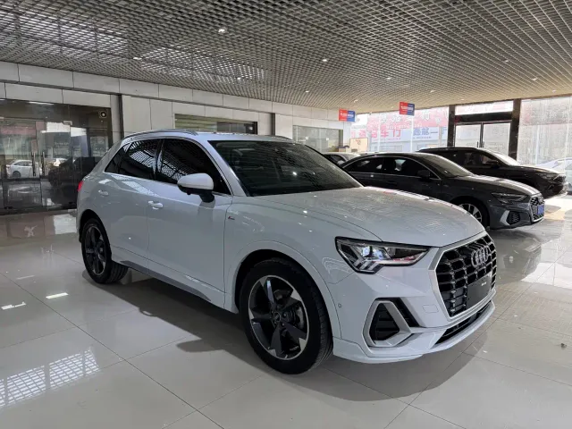 Audi Q3 — Фото автомобиля 3