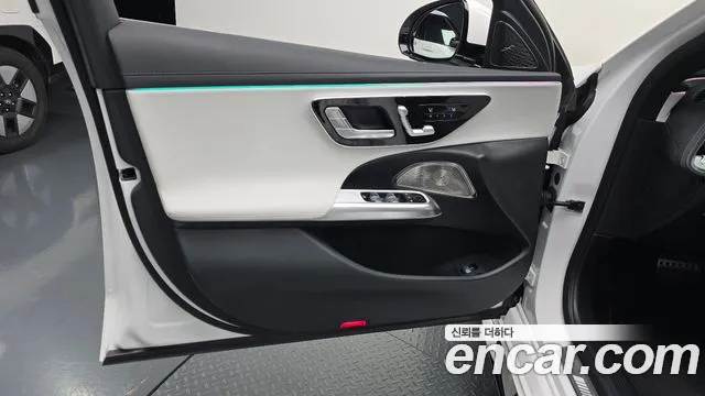 Mercedes-Benz E-Class — Фото автомобиля 23