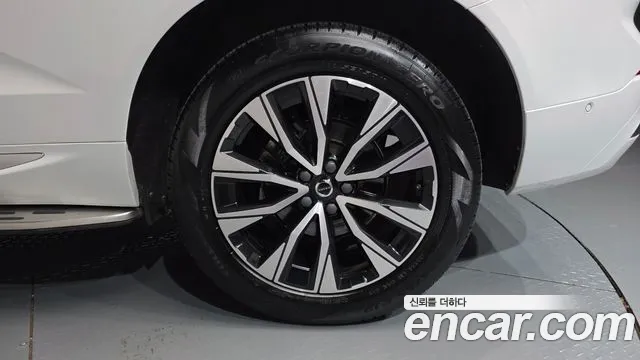 Volvo XC60 Generation 2 — Фото автомобиля 20