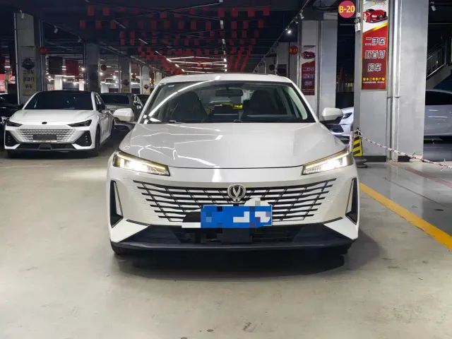Changan Eado — Фото автомобиля 2