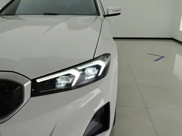 BMW i3 — Фото автомобиля 5