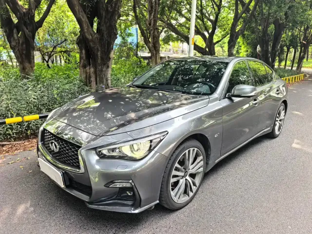 Фотография автомобиля — Infiniti Q50L