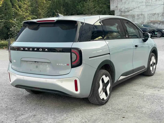 Arcfox Kaola S — Фото автомобиля 3