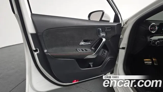 Mercedes-Benz A-Class — Фото автомобиля 20