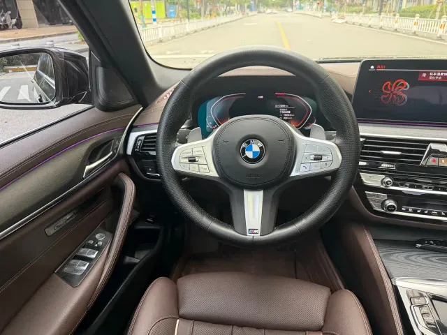 BMW 5 Series — Фото автомобиля 9