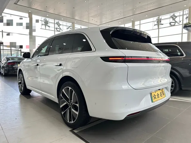 Li Auto L6 — Фото автомобиля 5