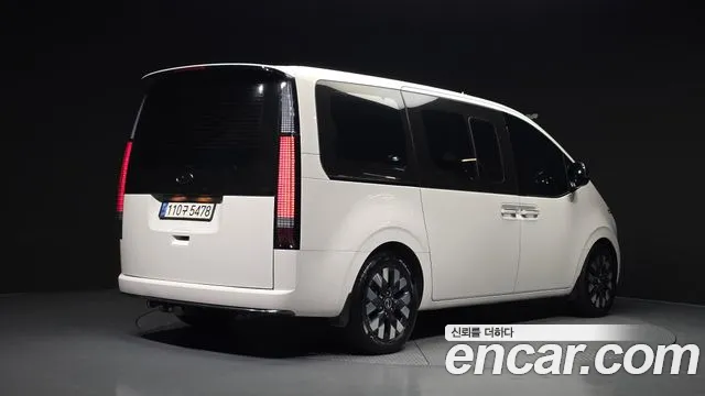 Hyundai Staria Staria Lounge 9 мест — Фото автомобиля 2