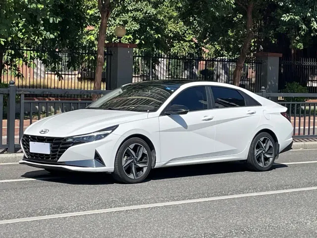 Фотография автомобиля — Hyundai Elantra