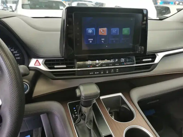 Toyota Granvia — Фото автомобиля 12