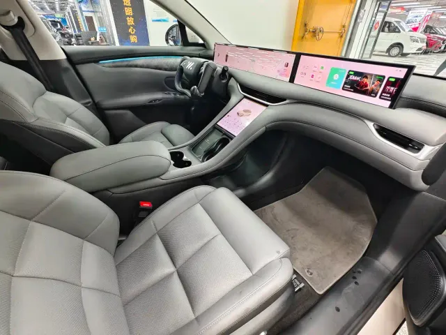 IM Motors LS6 — Фото автомобиля 14