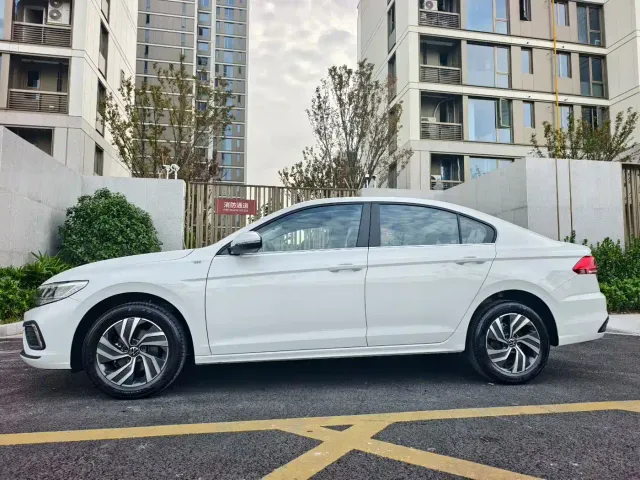 Volkswagen Bora — Фото автомобиля 3