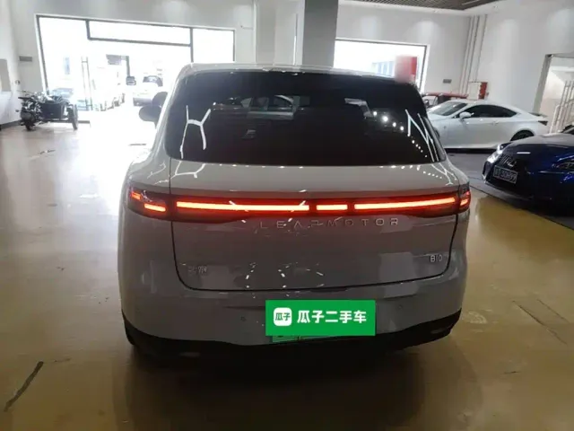 Leapmotor B10 — Фото автомобиля 5