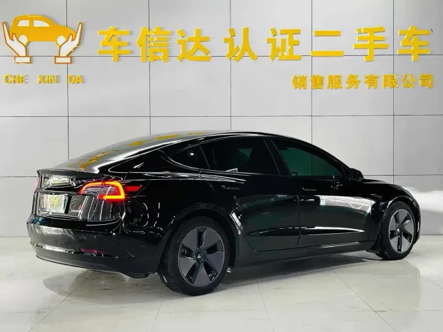 Tesla Model 3 — Фото автомобиля 3