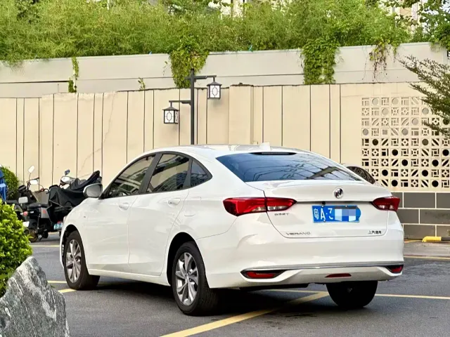 Buick Verano — Фото автомобиля 4