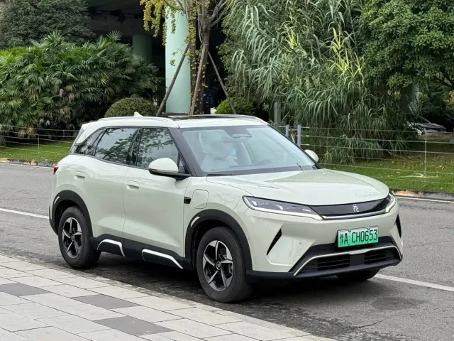 BYD Yuan UP — Фото автомобиля 3
