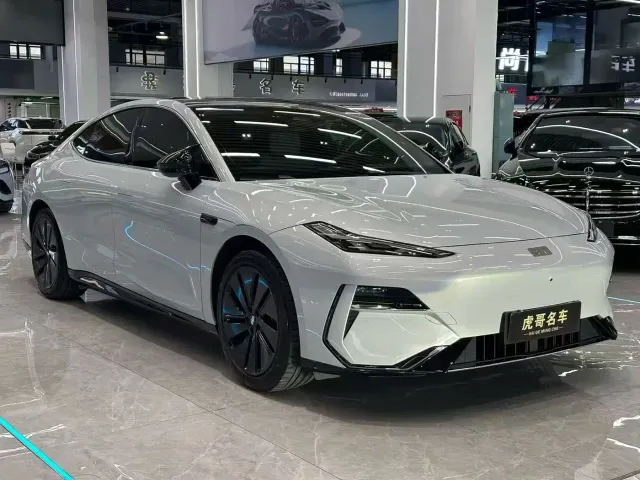 Geely Galaxy E8 — Фото автомобиля 3