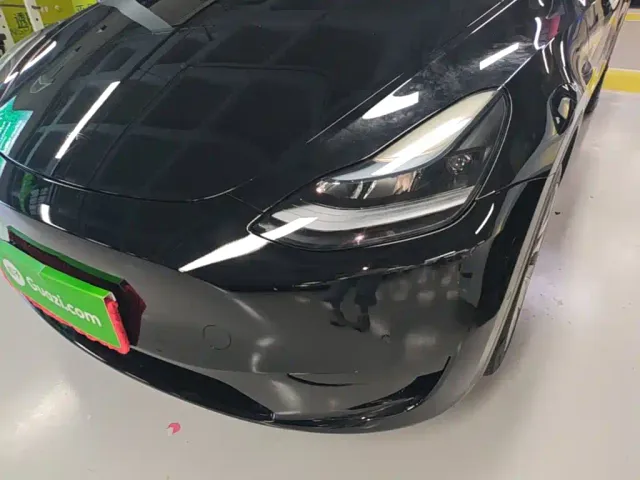 Tesla Model Y — Фото автомобиля 23