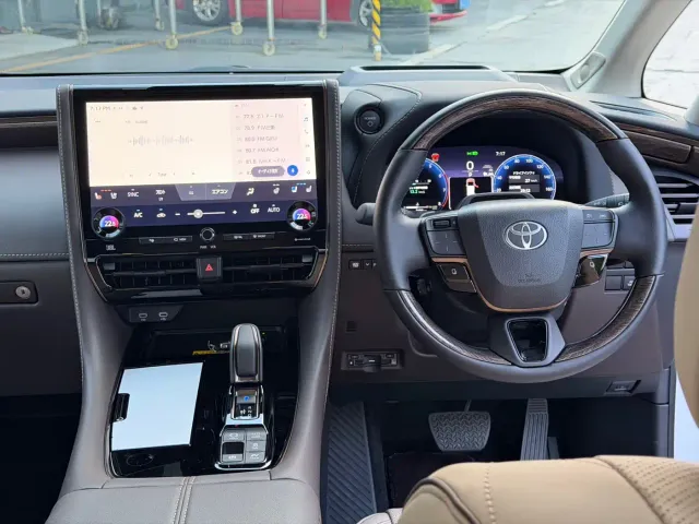 Toyota Alphard — Фото автомобиля 14